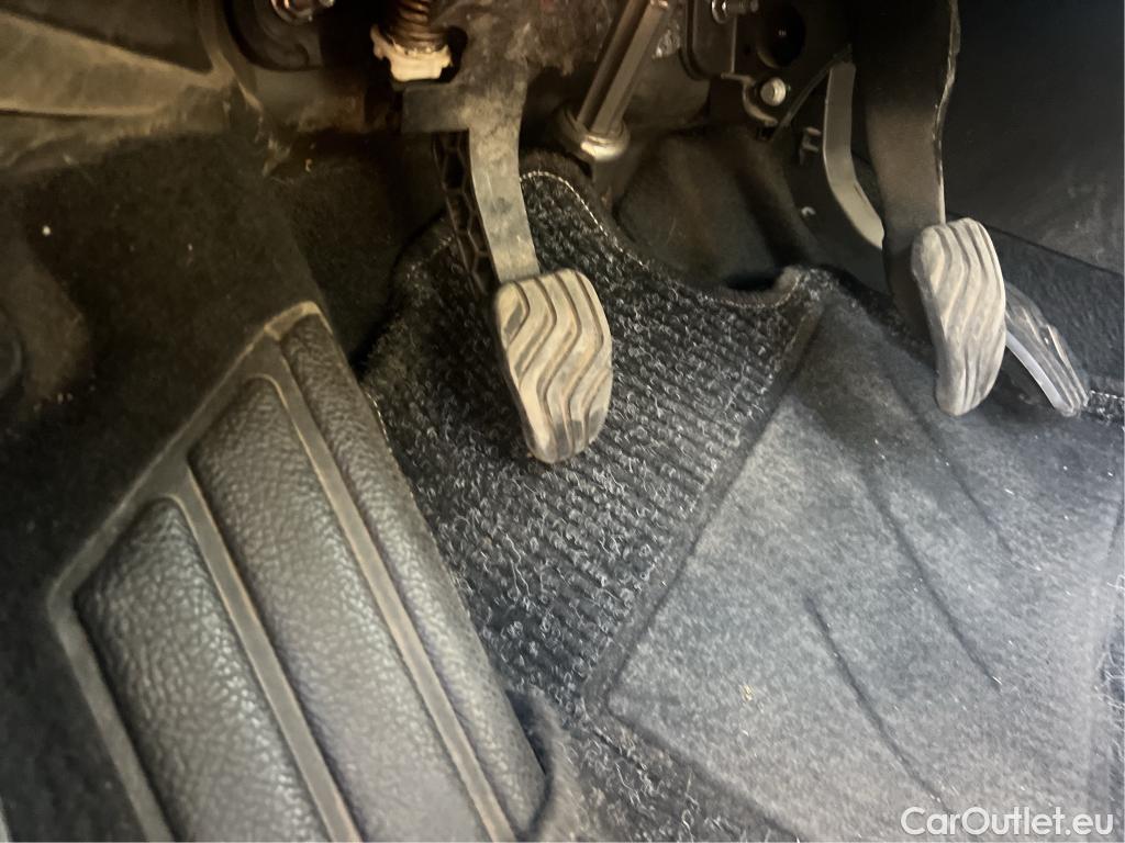  Renault  Captur RENAULT  / 2020 / 5P / todoterreno equilibre TCe 67kW (90CV) #8