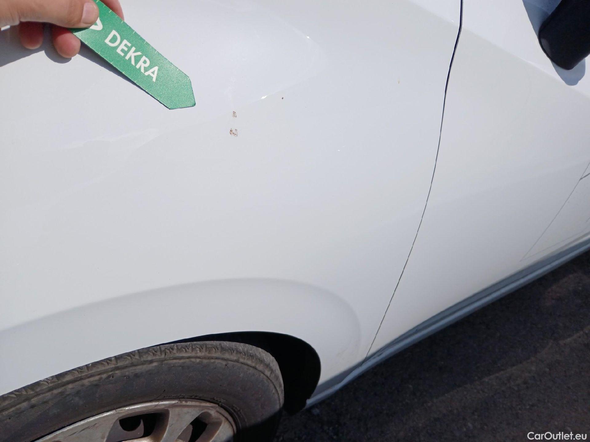  Nissan  Micra NISSAN  / 2017 / 5P / berlina con portón IG-T 68 kW (92 CV) E6D-F Acenta #7