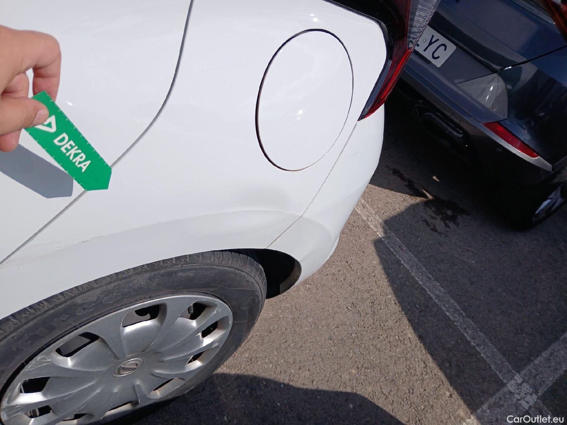  Nissan  Micra NISSAN  / 2017 / 5P / berlina con portón IG-T 68 kW (92 CV) E6D-F Acenta #23