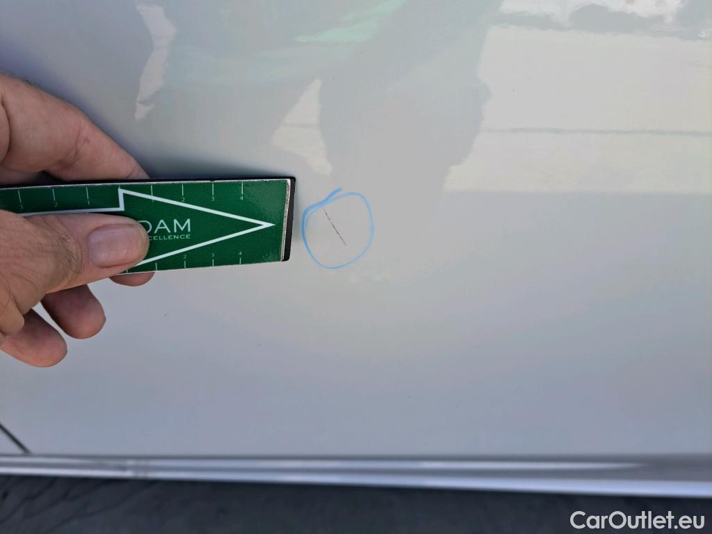  Mercedes  A-Klasse MERCEDES-BENZ Clase A / 2018 / 4P / sedán Sedán A 250 e #17