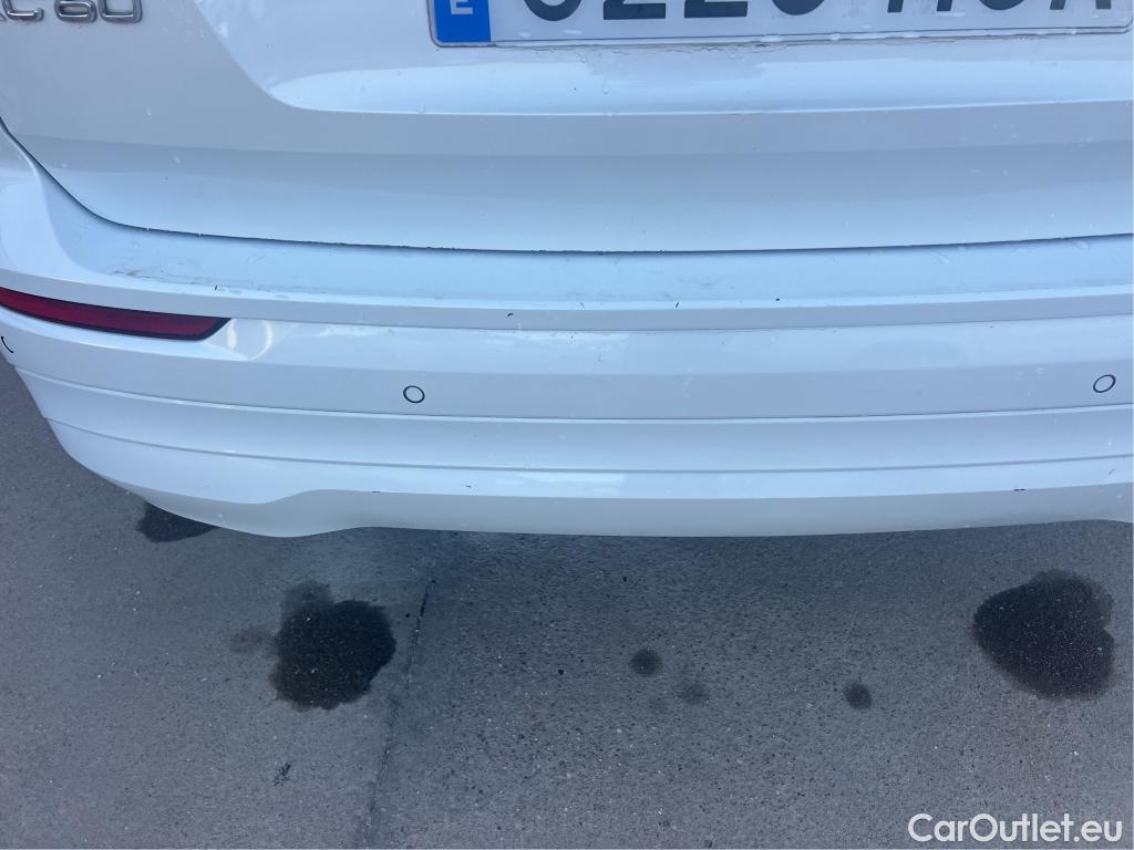  Volvo  XC60 VOLVO  / 2017 / 5P / todoterreno 2.0 B4 D AWD Core Auto #18