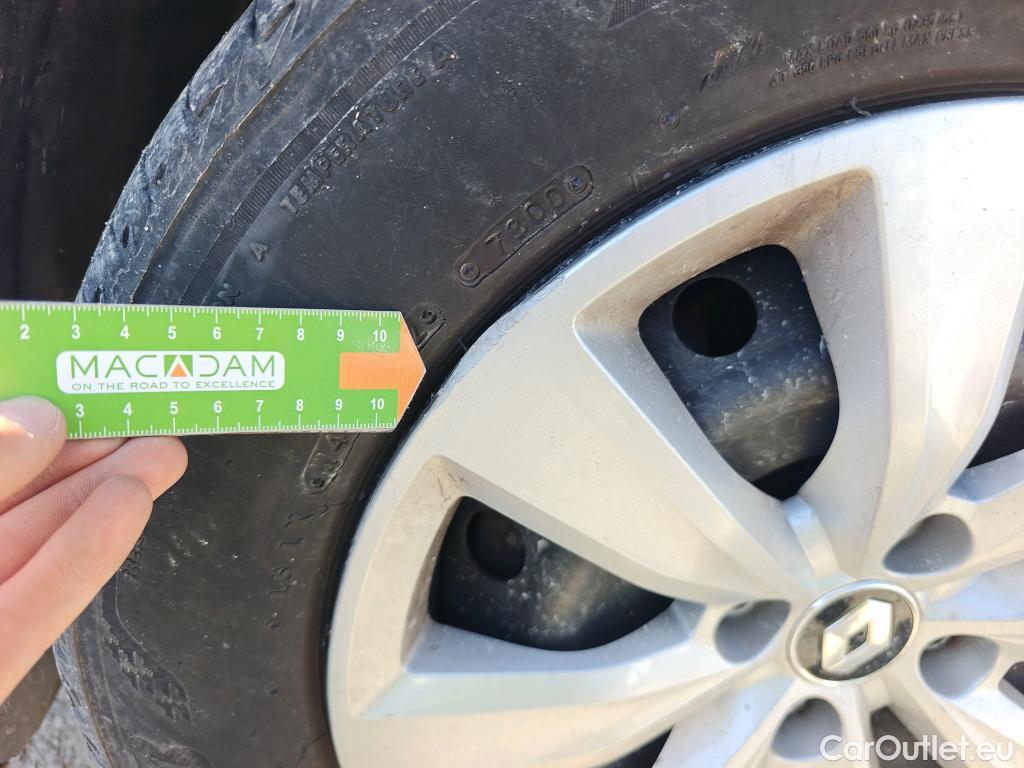  Renault  Clio RENAULT  / 2019 / 5P / berlina con portón Business TCe 74 kW (100CV) GLP #51