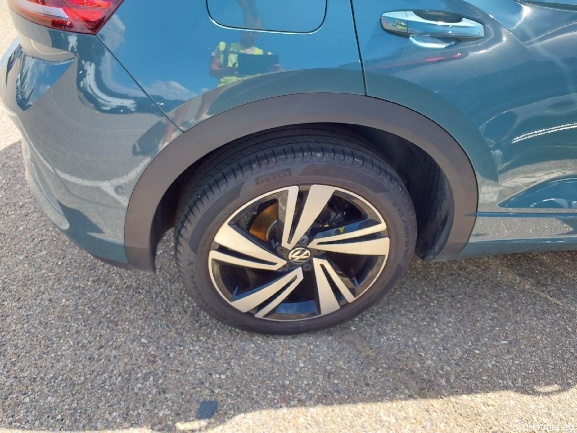  Volkswagen  T-ROC VOLKSWAGEN  / 2021 / 5P / todoterreno R-Line 1.5 TSI 110kW (150CV) #3