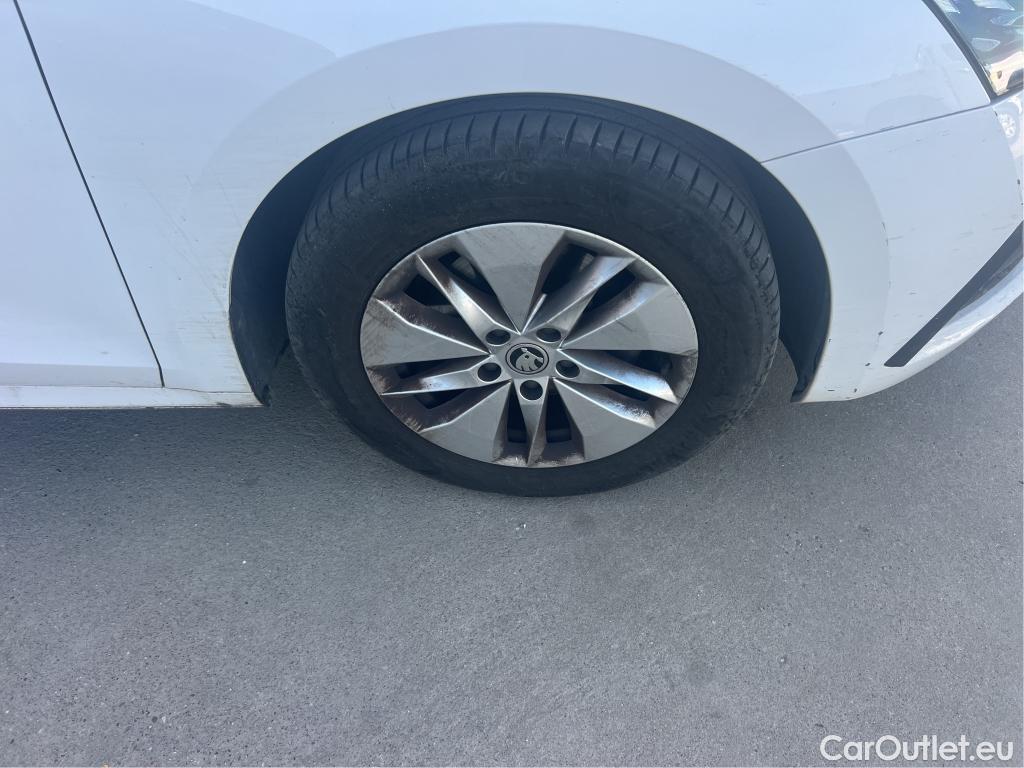  Skoda  Octavia SKODA  / 2020 / 5P / berlina con portón 2.0 TDI 110kW (150CV) Manual Ambition #8