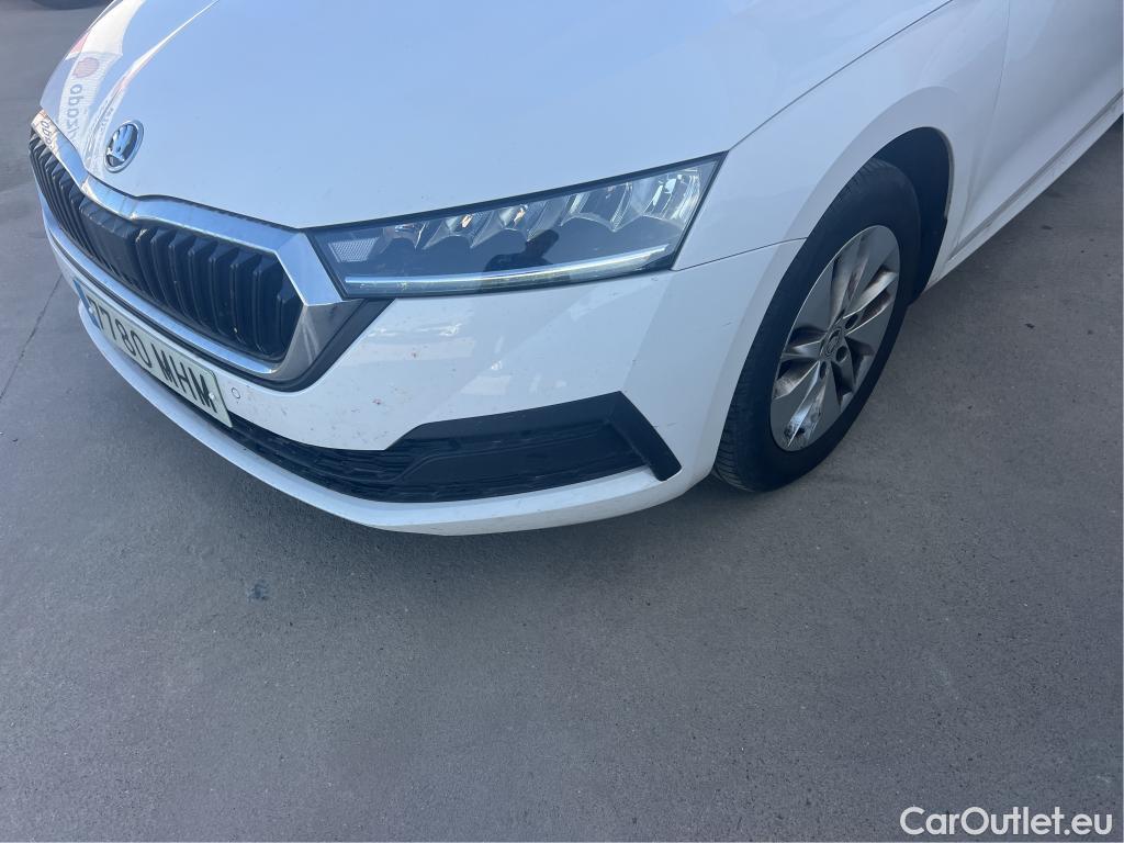  Skoda  Octavia SKODA  / 2020 / 5P / berlina con portón 2.0 TDI 110kW (150CV) Manual Ambition #12