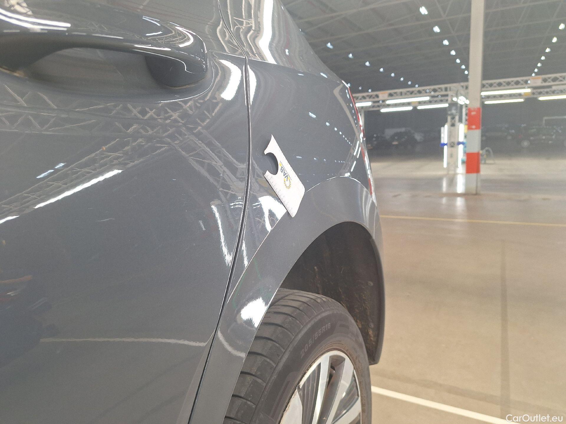  Volkswagen  Golf  VW, VIII '20 PHEV, 1.4eHyb.150 Style DSG 5d #4