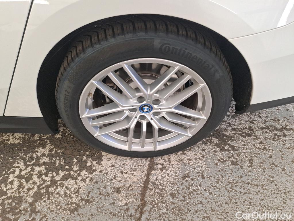  Bmw  Serie 5 BMW Série 5 / 2023 / 4P / Berline 530e xDrive 299ch BVA8 #18
