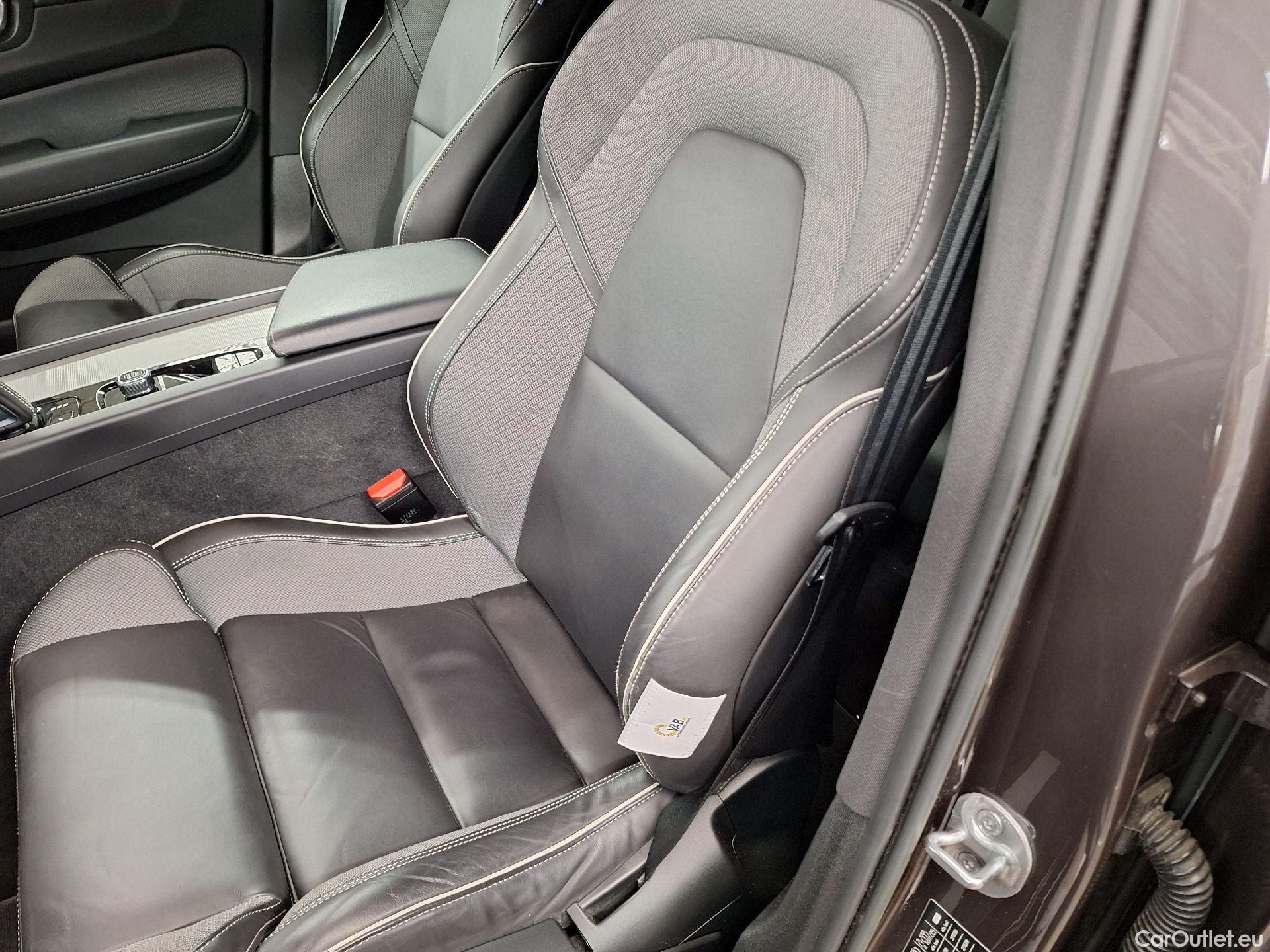  Volvo  XC60 Volvo,  FL'21 PHEV, Volvo  T6 PHEV 4x4 R-Design Aut. 5d #28