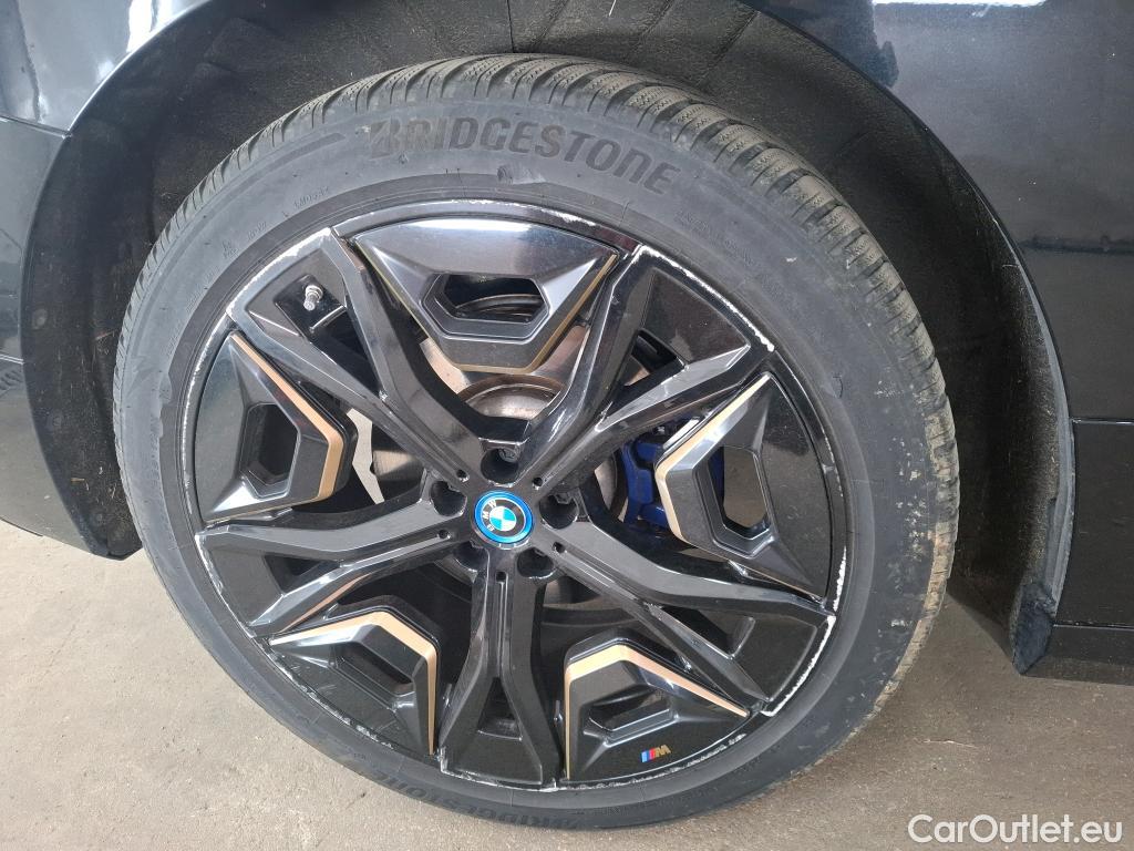  Bmw  iX Série  50 xDrive 111kWh BVA #10