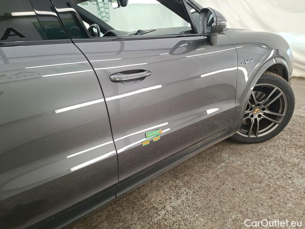  Porsche  Cayenne PORSCHE  Coupé / 2019 / 5P / SUV  E-Hybrid Coupé #28