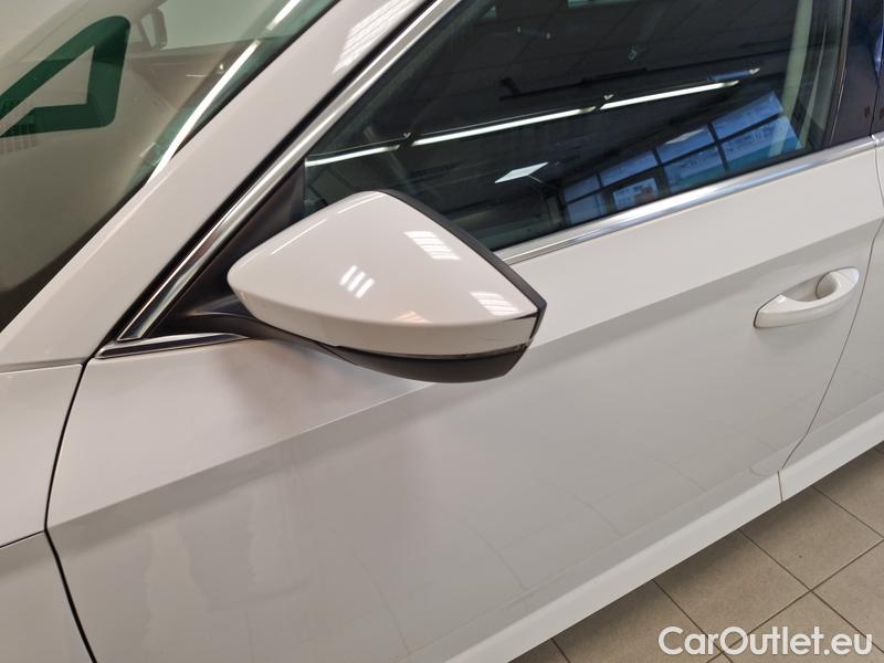  Skoda  Superb  Combi (3V5)(2015) Sup.C.1.5TSI 150 Joy  AT #10