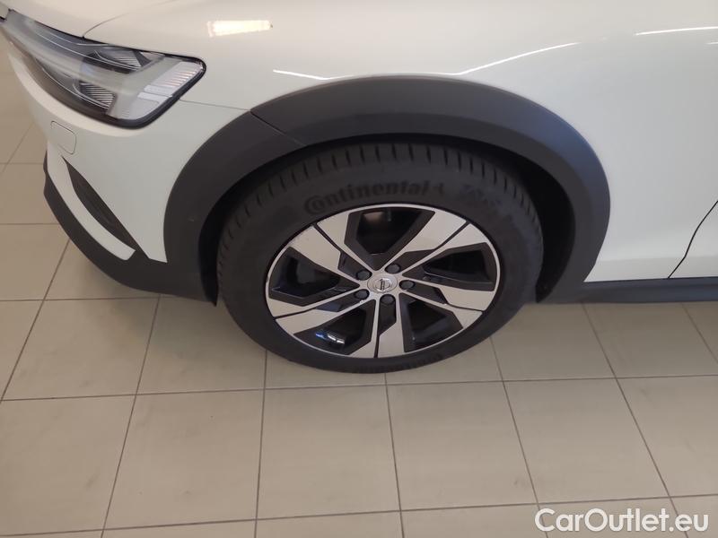  Volvo  V60  Cross Country (2018)  CC B4 D AWD PRO #3