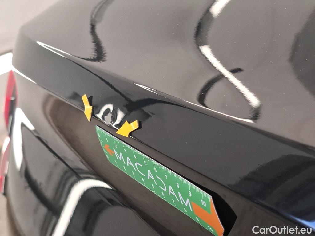  Citroen  C4 CITROEN  X / 2022 / 4P / Berline PureTech 130 S&S EAT8 Shine #2