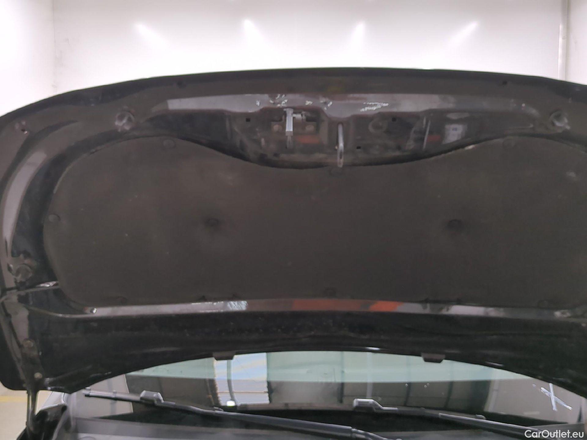  Peugeot  208  Allure Pack 1.2 PureTech 100CV BVM6 E6d #1