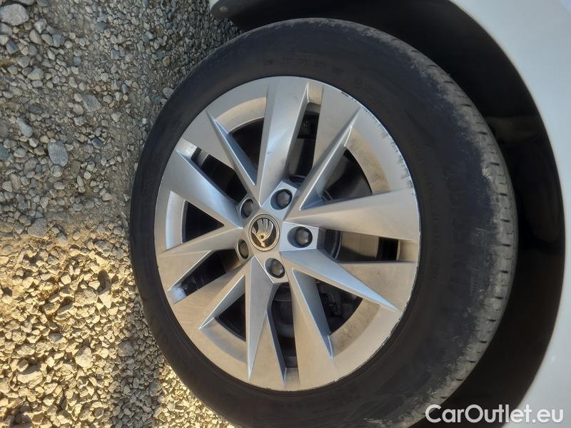  Skoda  Octavia  Combi (NX3)(2020) Oct.C.2.0TDI 110 4x4 Style AT #20