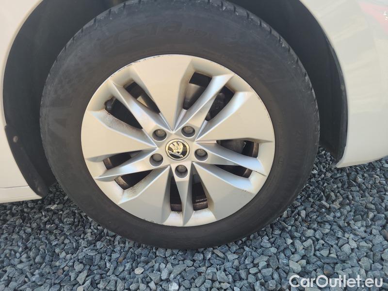  Skoda  Octavia  Lim. (NX3)(2020)  2.0TDI 85 Ambition 5d #22