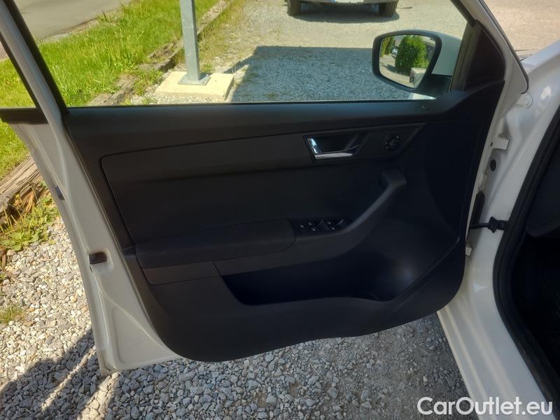 Skoda  Fabia  Combi (2015) Com.1.0TSI 70 Ambition 5d #12