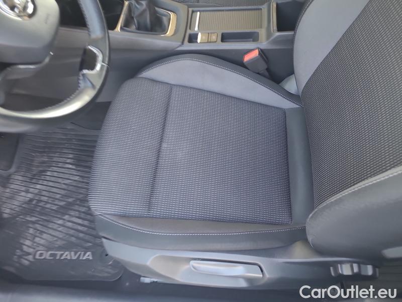  Skoda  Octavia  Lim. (NX3)(2020)  2.0TDI 85 Ambition 5d #26