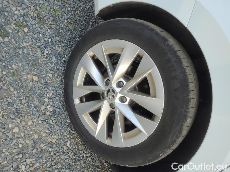  Skoda  Octavia  Combi (NX3)(2020) Oct.C.2.0TDI 110 4x4 Style AT #15