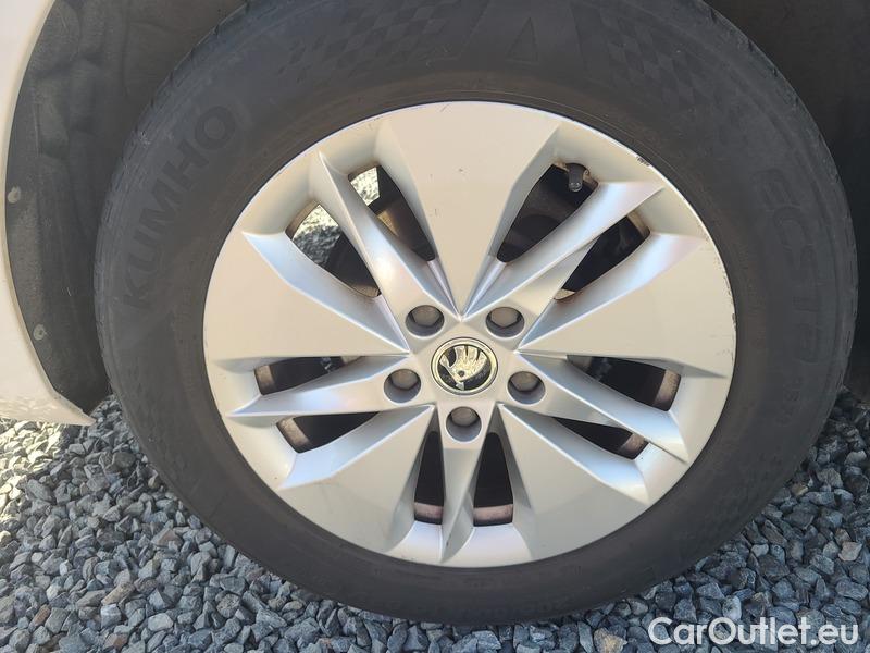  Skoda  Octavia  Lim. (NX3)(2020)  2.0TDI 85 Ambition 5d #19