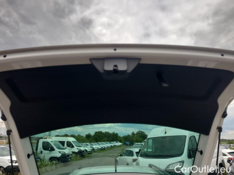  Skoda  Fabia  Combi (2015) Com.1.0TSI 70 Ambition 5d #8