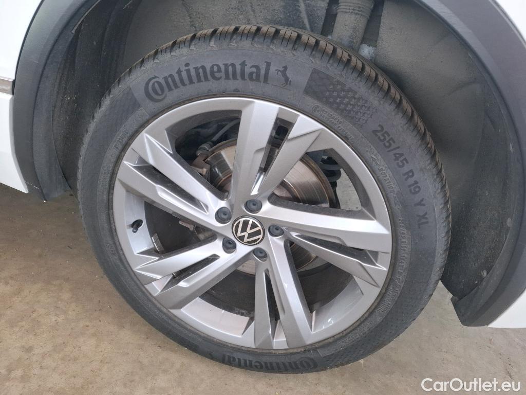  Volkswagen  Tiguan VOLKSWAGEN  / 2020 / 5P / SUV 1.4 eHybrid 245 DSG6 R-Line #10