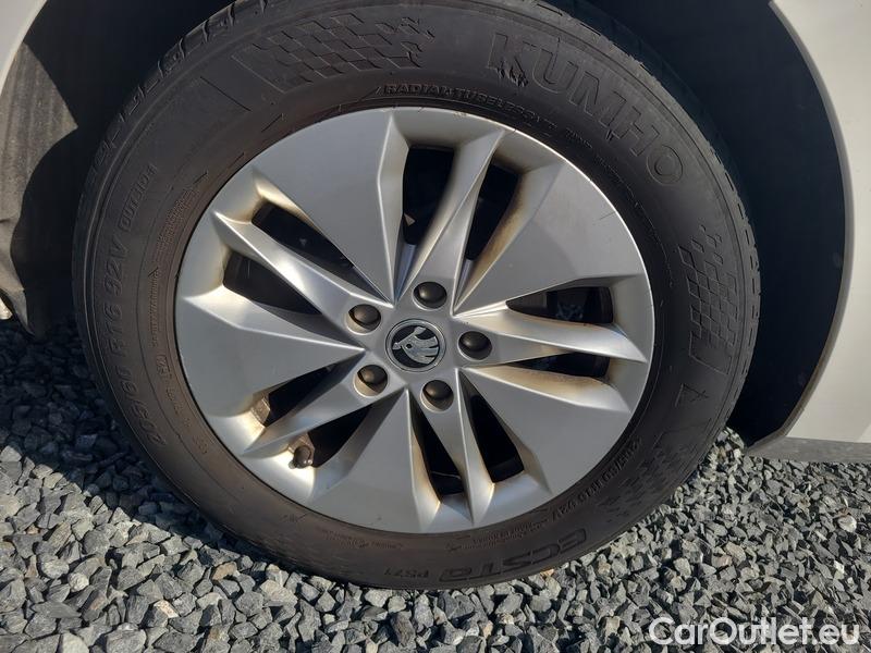  Skoda  Octavia  Lim. (NX3)(2020)  2.0TDI 85 Ambition 5d #8