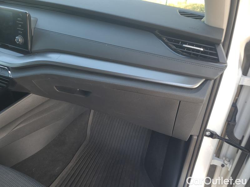  Skoda  Octavia  Lim. (NX3)(2020)  2.0TDI 85 Ambition 5d #24