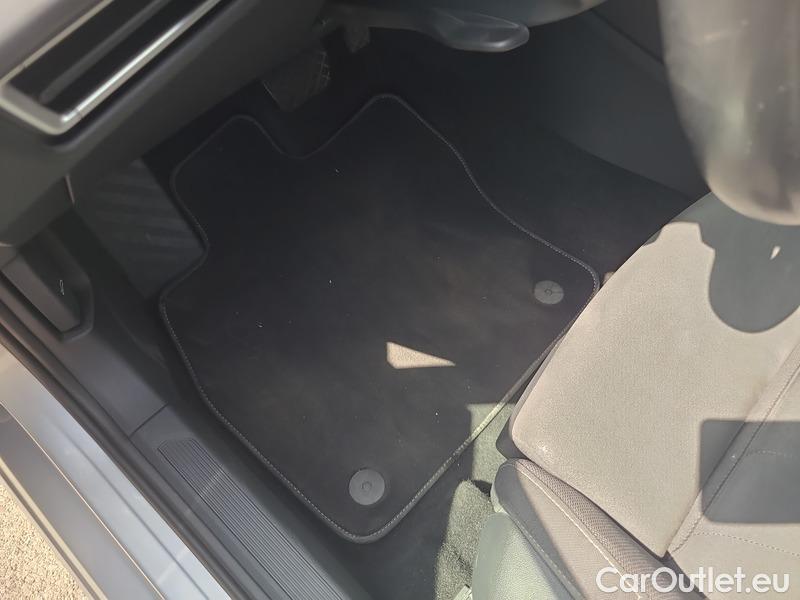  Volkswagen  Golf  VIII Variant (CG5) 2020 Var.2.0TDI 110 Style AT #3