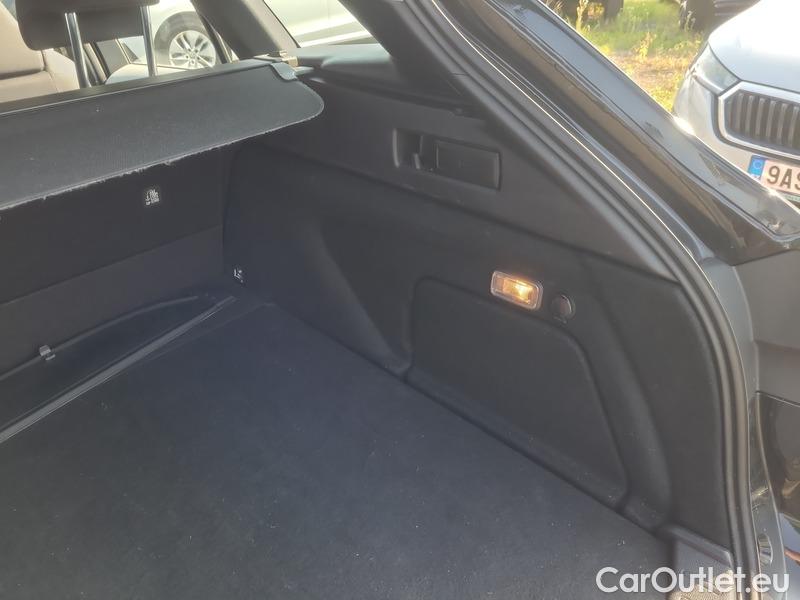  Toyota  Corolla  (E21) (2019)  TS 2.0Hyb.Com.T.S.T.AT #9
