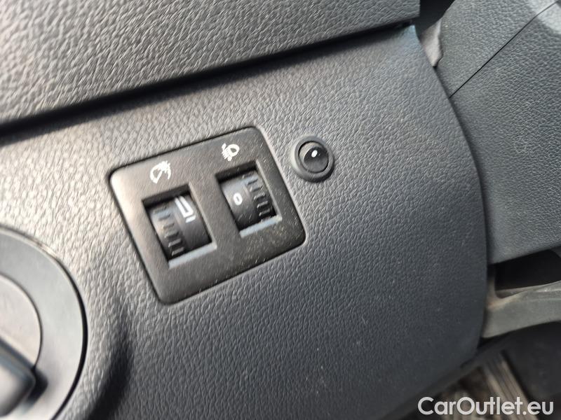  Volkswagen  Caddy  (2010)  2.0 TDI 55 4d #9