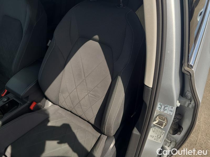  Volkswagen  Golf  VIII Variant (CG5) 2020 Var.2.0TDI 110 Style AT #6