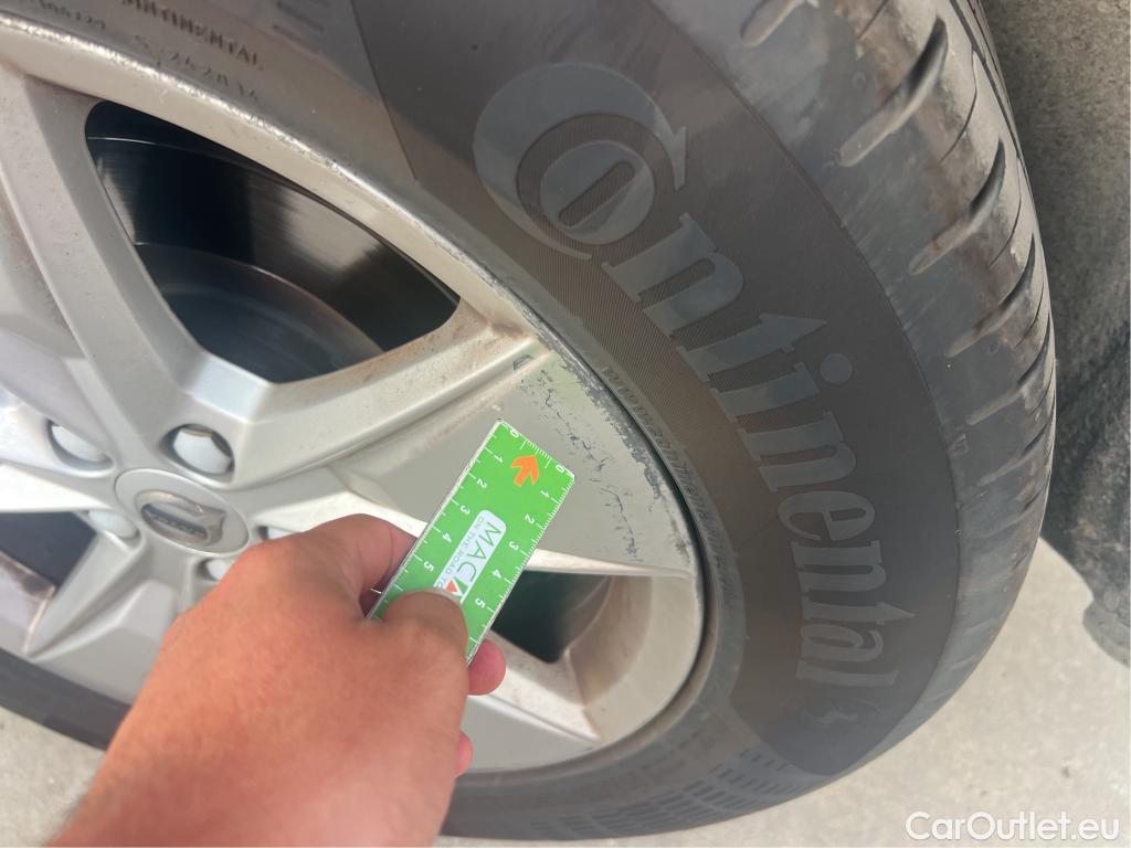  Volvo  XC60 VOLVO  / 2017 / 5P / todoterreno 2.0 B4 D Core Auto #13