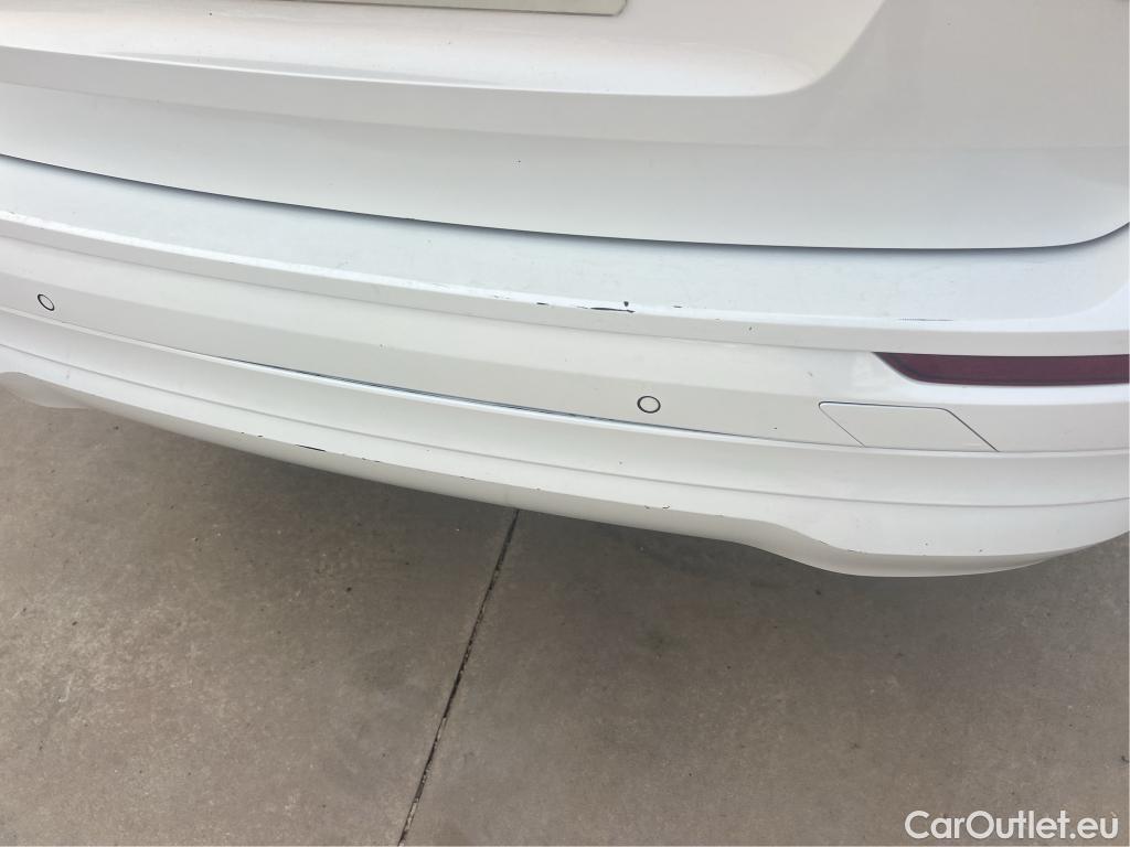  Volvo  XC60 VOLVO  / 2017 / 5P / todoterreno 2.0 B4 D Core Auto #26