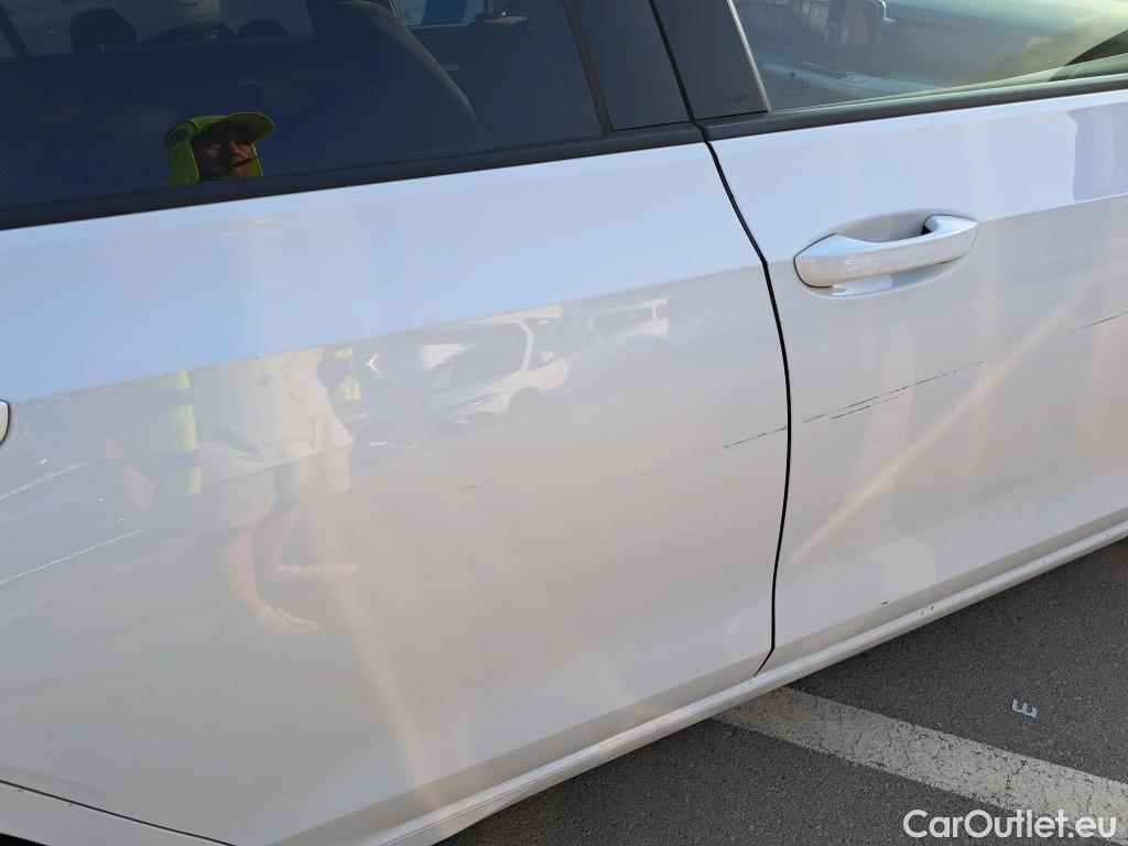  Volkswagen  Golf  VOLKSWAGEN / 2020 / 5P / berlina con portón Life 1.0 TSI 81kW (110CV) #21