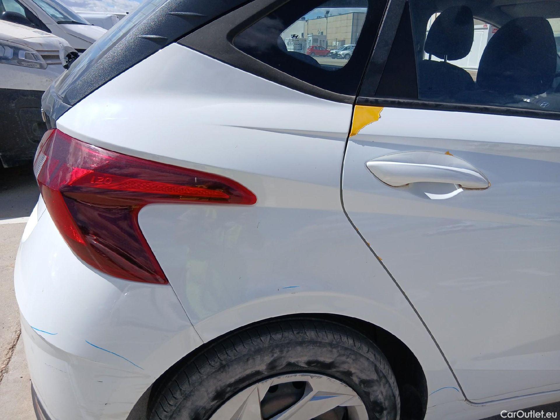  Hyundai  i20 HYUNDAI  / 2020 / 5P / berlina con portón 1.0 TGDI 74kW (100CV) 48V Essence #42