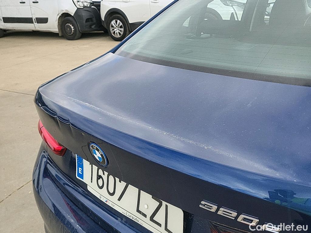  Bmw  Serie 3 BMW  / 2018 / 4P / sedán 320e #1