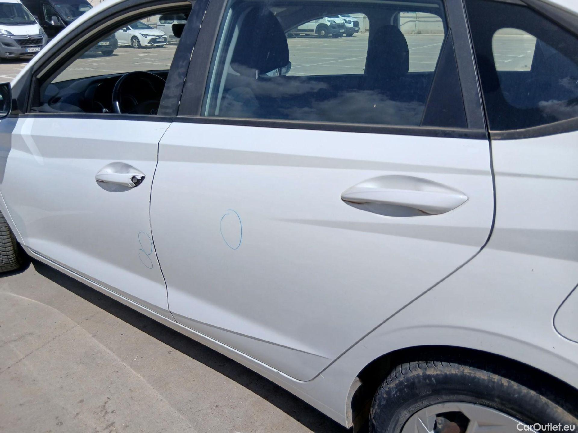  Hyundai  i20 HYUNDAI  / 2020 / 5P / berlina con portón 1.0 TGDI 74kW (100CV) 48V Essence #28