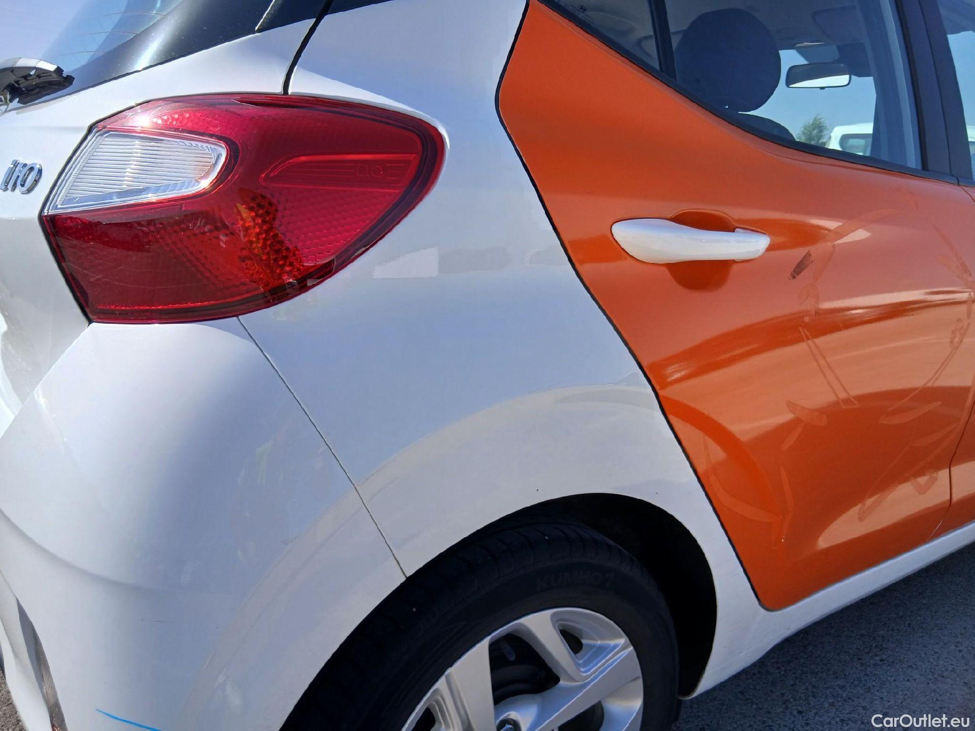  Hyundai  i10 HYUNDAI  / 2020 / 5P / berlina con portón 1.0 Klass #27