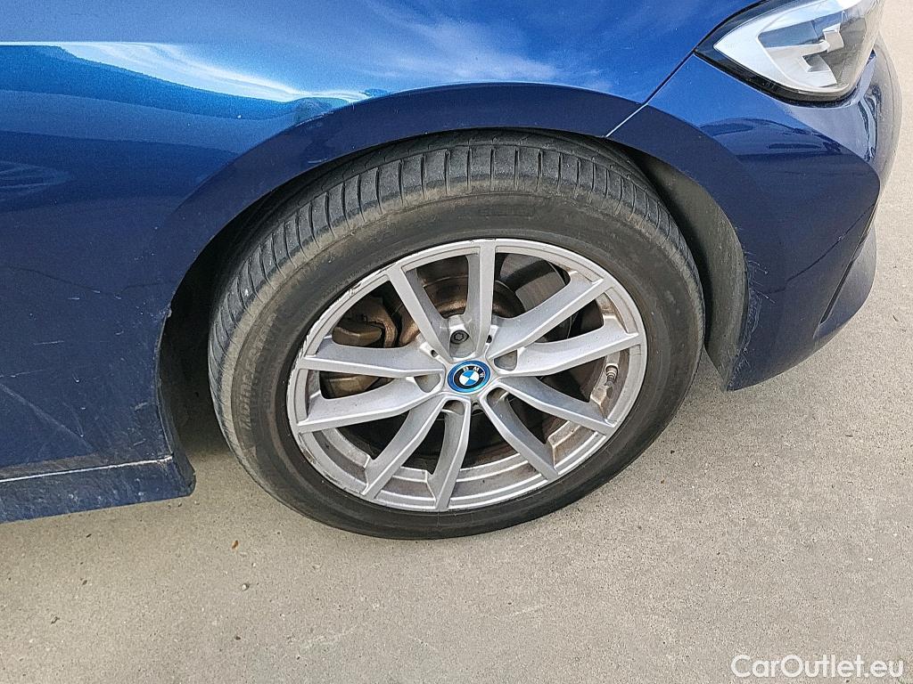  Bmw  Serie 3 BMW  / 2018 / 4P / sedán 320e #11