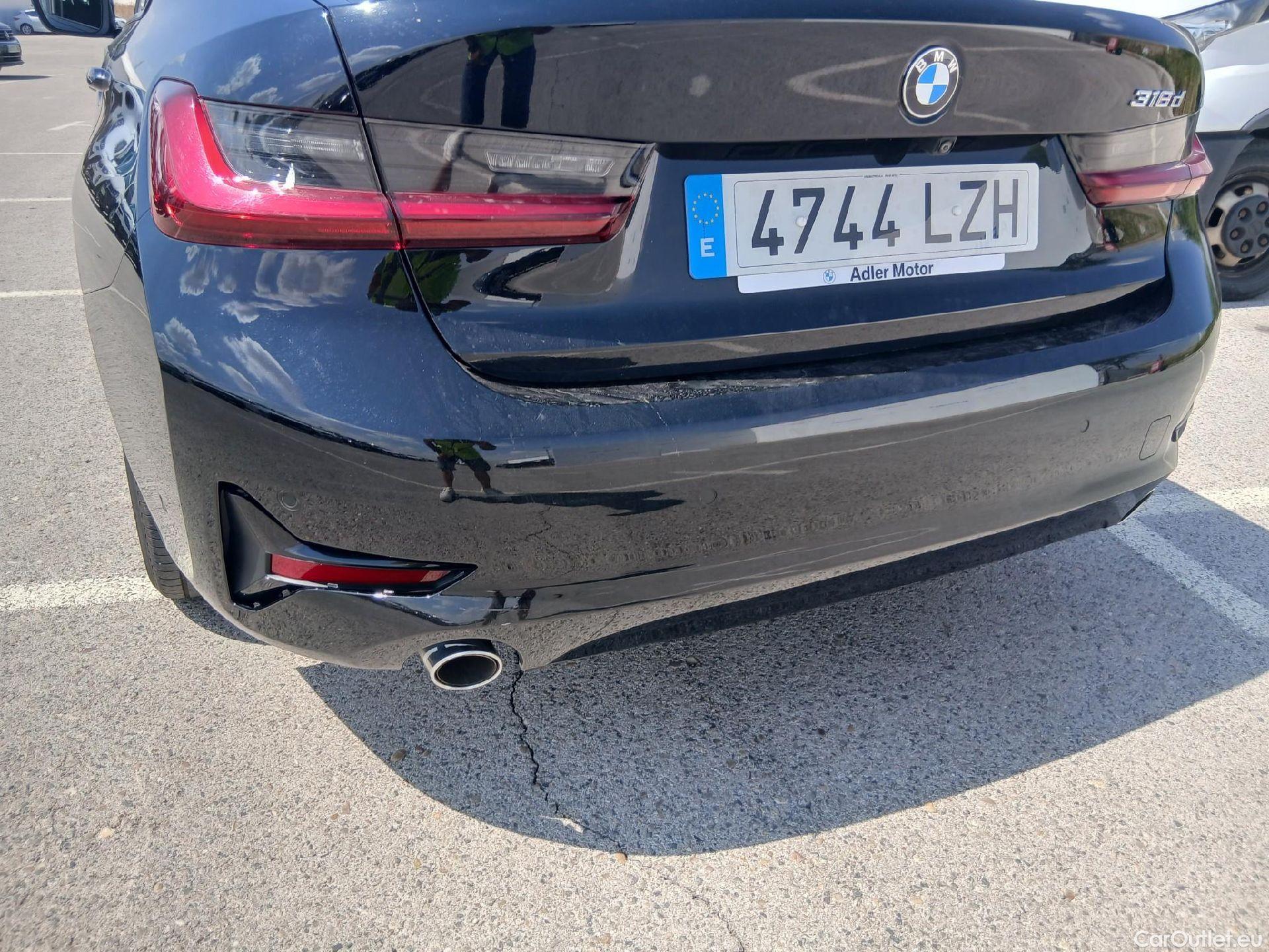  Bmw  Serie 3 BMW  / 2018 / 4P / sedán 318d Auto. #20