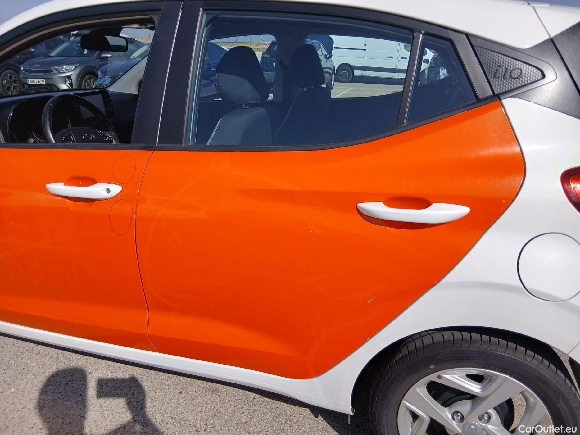  Hyundai  i10 HYUNDAI  / 2020 / 5P / berlina con portón 1.0 Klass #16