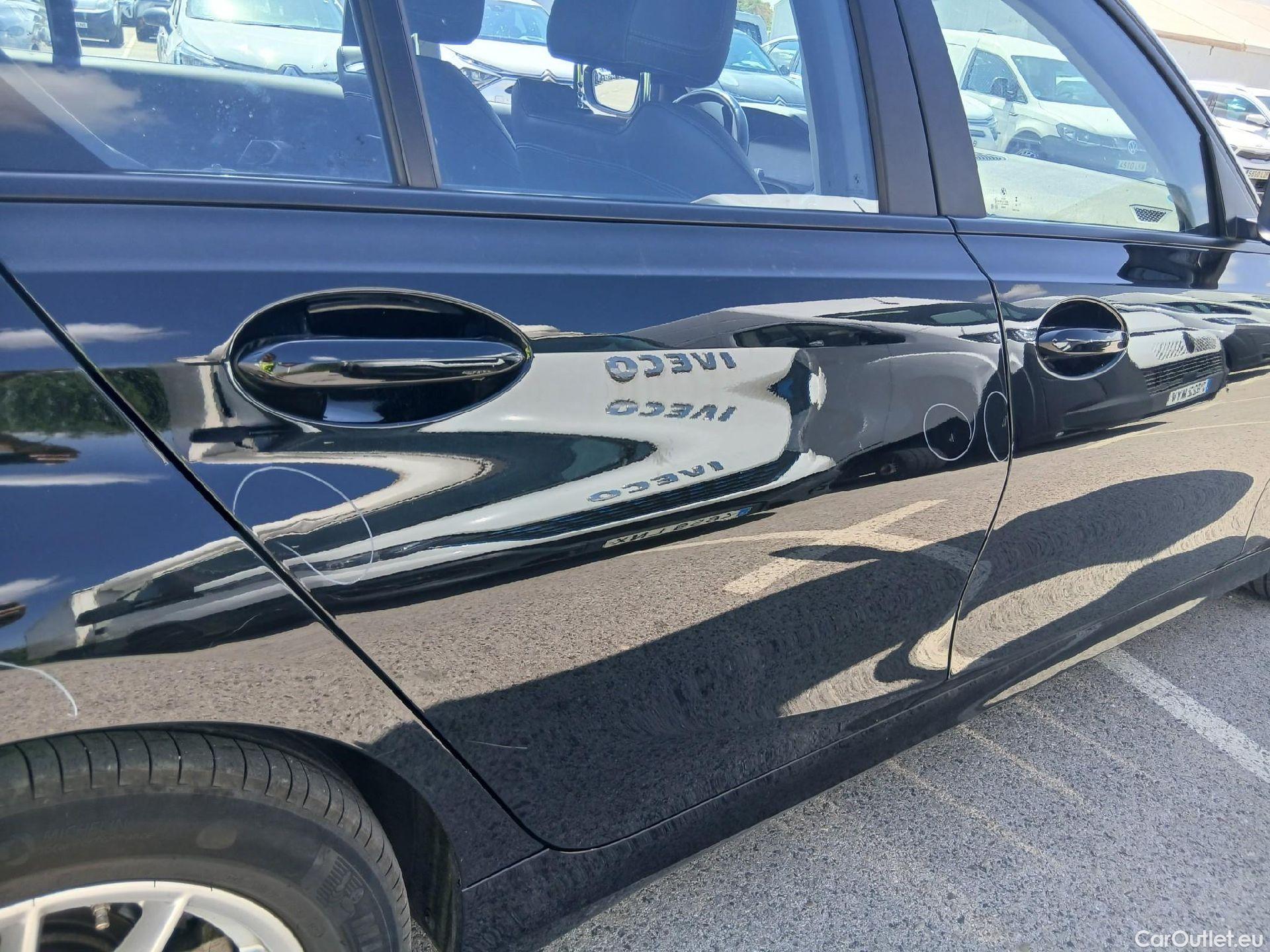  Bmw  Serie 3 BMW  / 2018 / 4P / sedán 318d Auto. #29