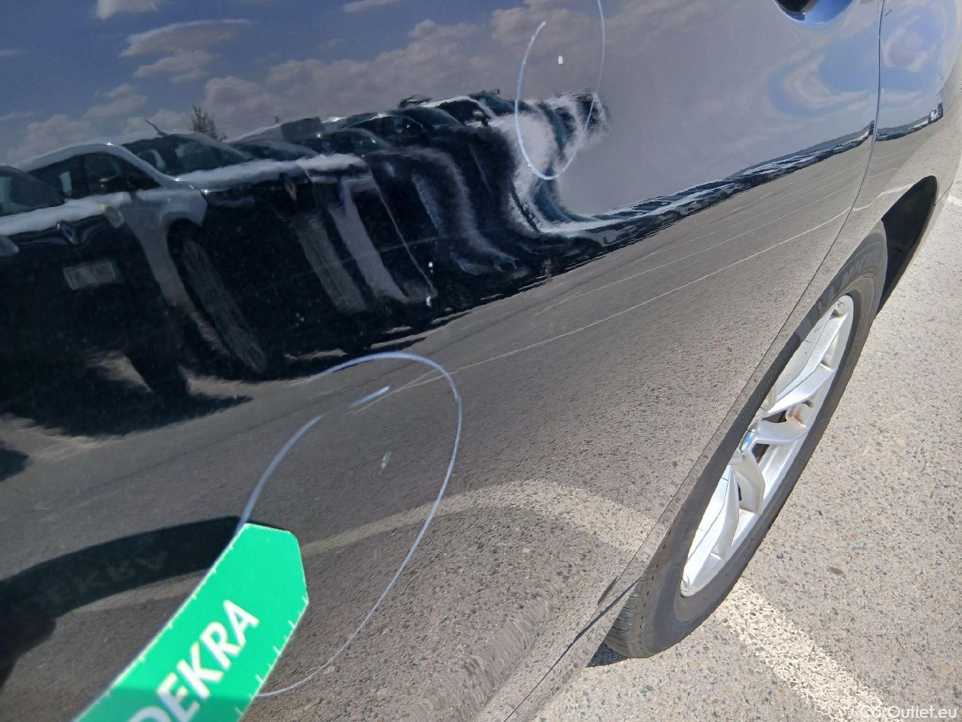  Bmw  Serie 3 BMW  / 2018 / 4P / sedán 318d Auto. #17