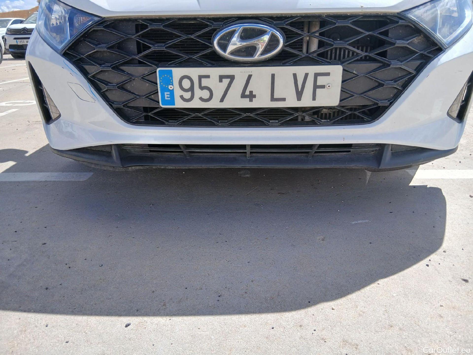  Hyundai  i20 HYUNDAI  / 2020 / 5P / berlina con portón 1.0 TGDI 74kW (100CV) 48V Essence #8