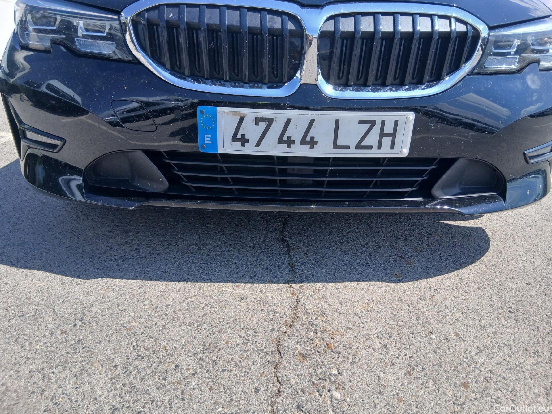 Bmw  Serie 3 BMW  / 2018 / 4P / sedán 318d Auto. #5