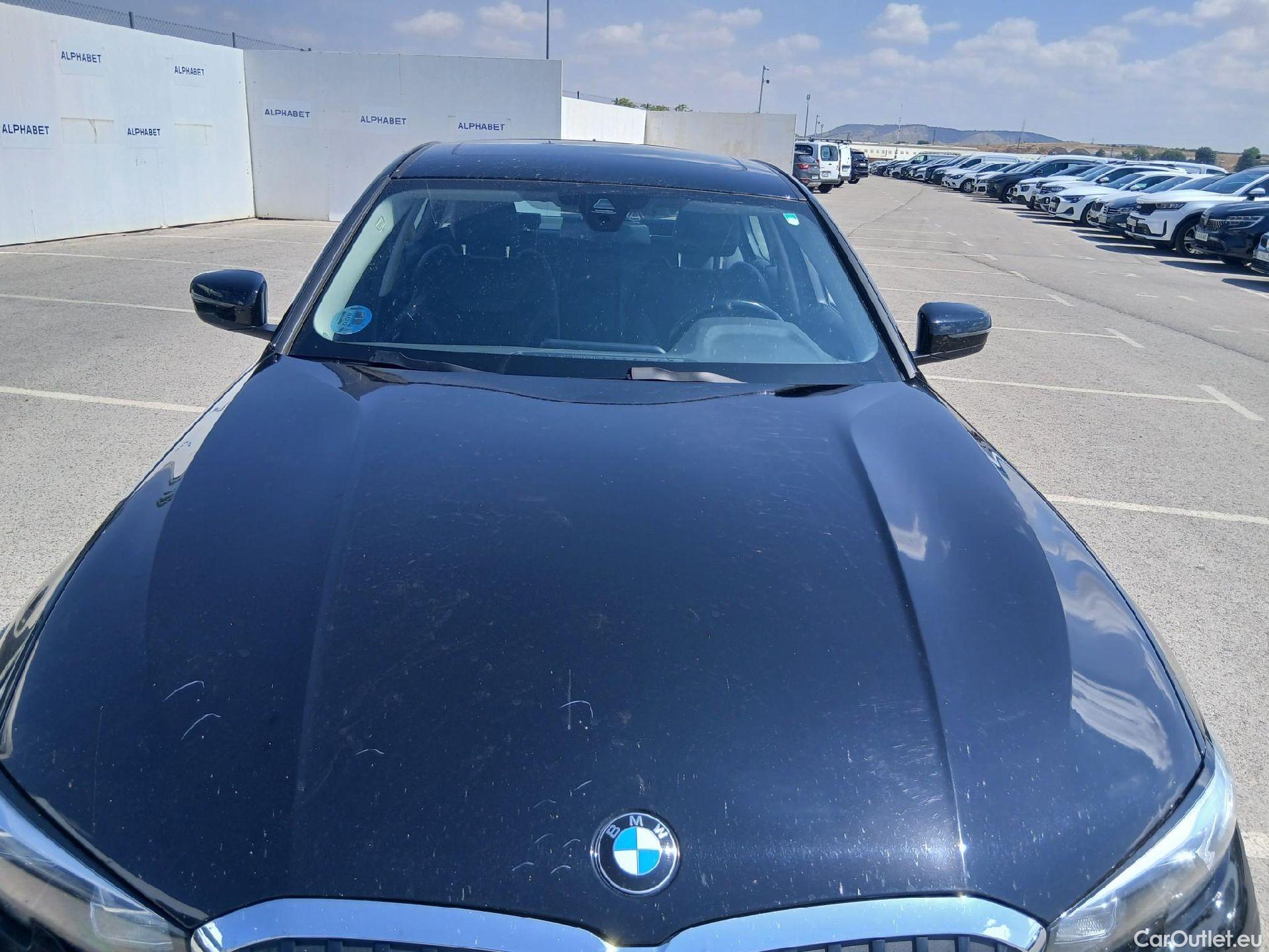  Bmw  Serie 3 BMW  / 2018 / 4P / sedán 318d Auto. #8