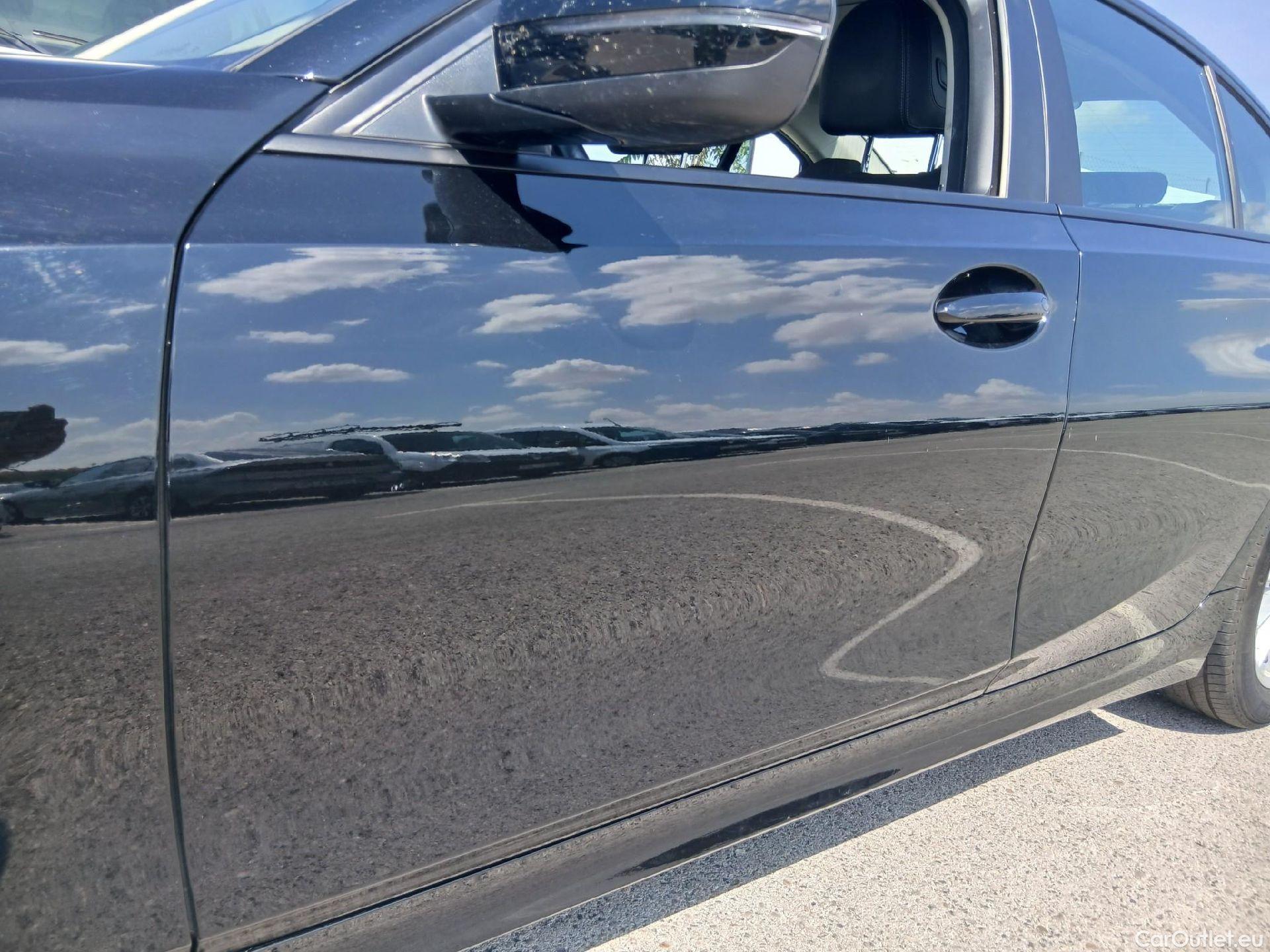  Bmw  Serie 3 BMW  / 2018 / 4P / sedán 318d Auto. #13