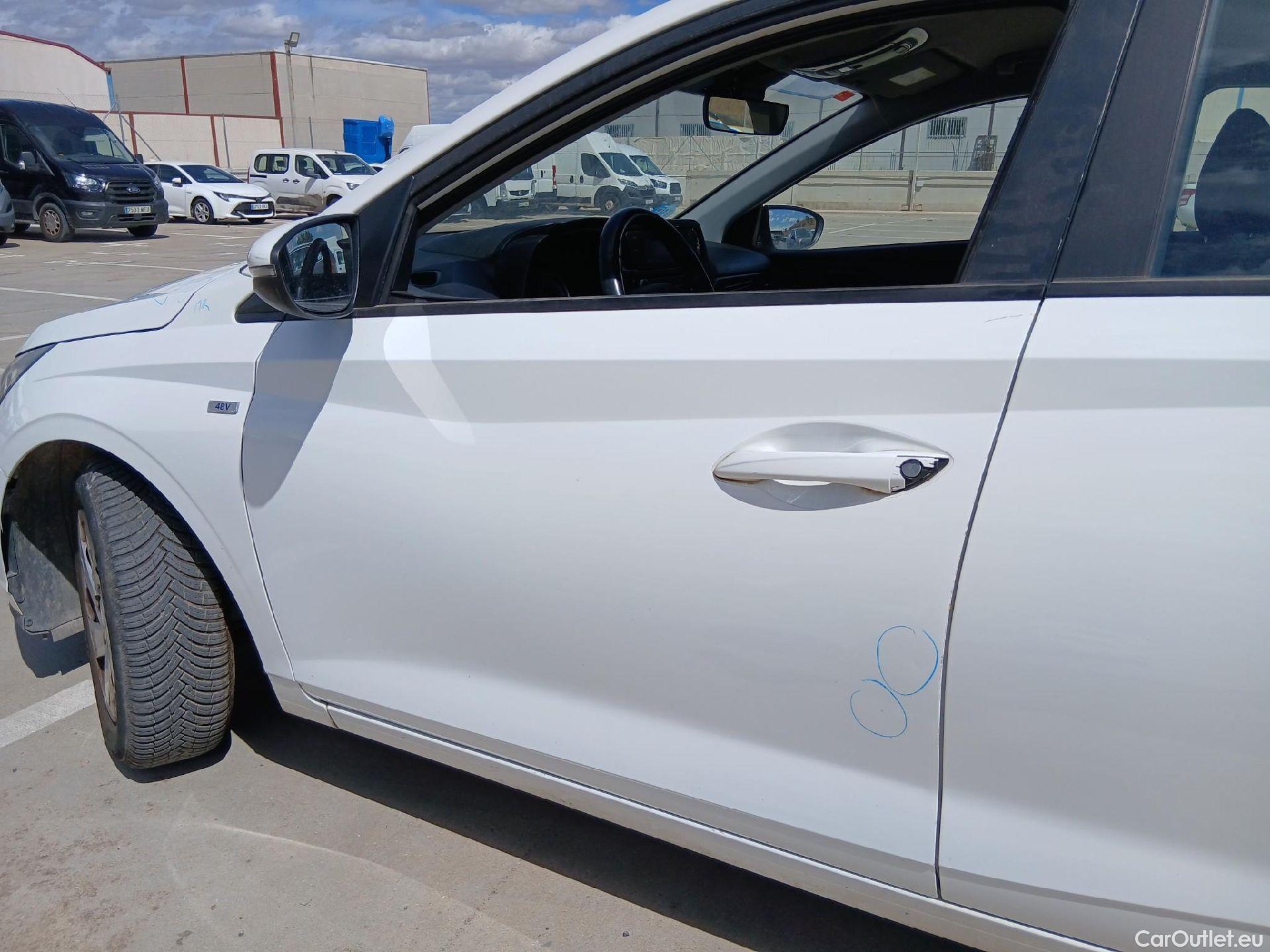  Hyundai  i20 HYUNDAI  / 2020 / 5P / berlina con portón 1.0 TGDI 74kW (100CV) 48V Essence #16