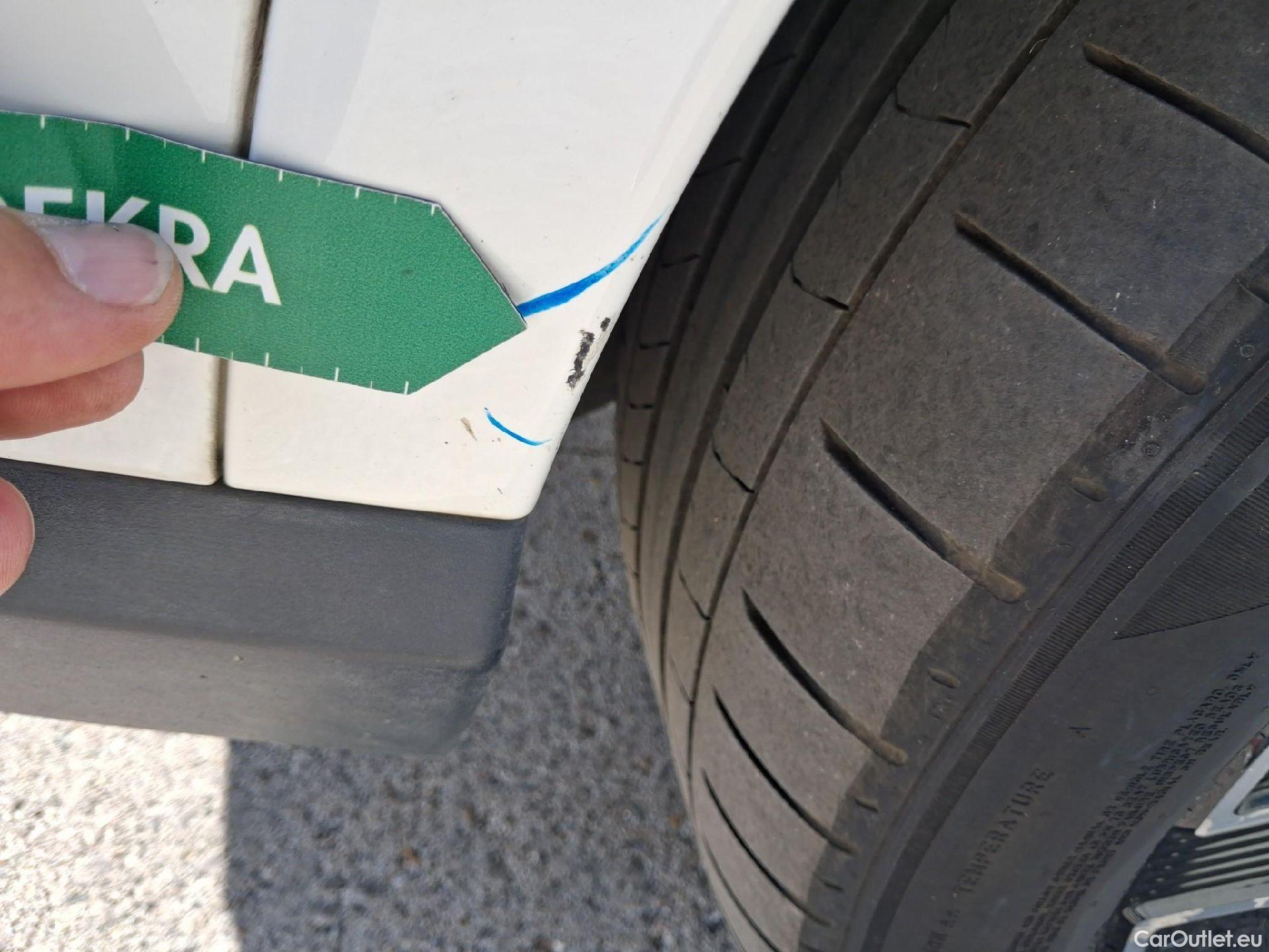  Mercedes  GLC MERCEDES-BENZ  / 2022 / 5P / todoterreno  300 de 4MATIC #46
